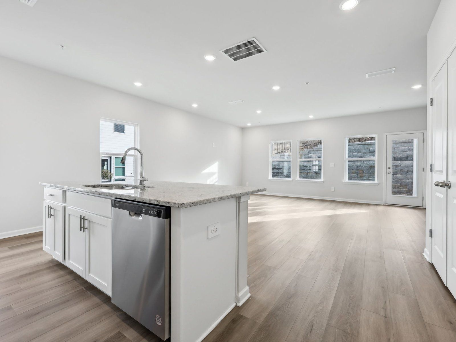 The Jade End Unit floorplan with the Elemental Frost interior package.