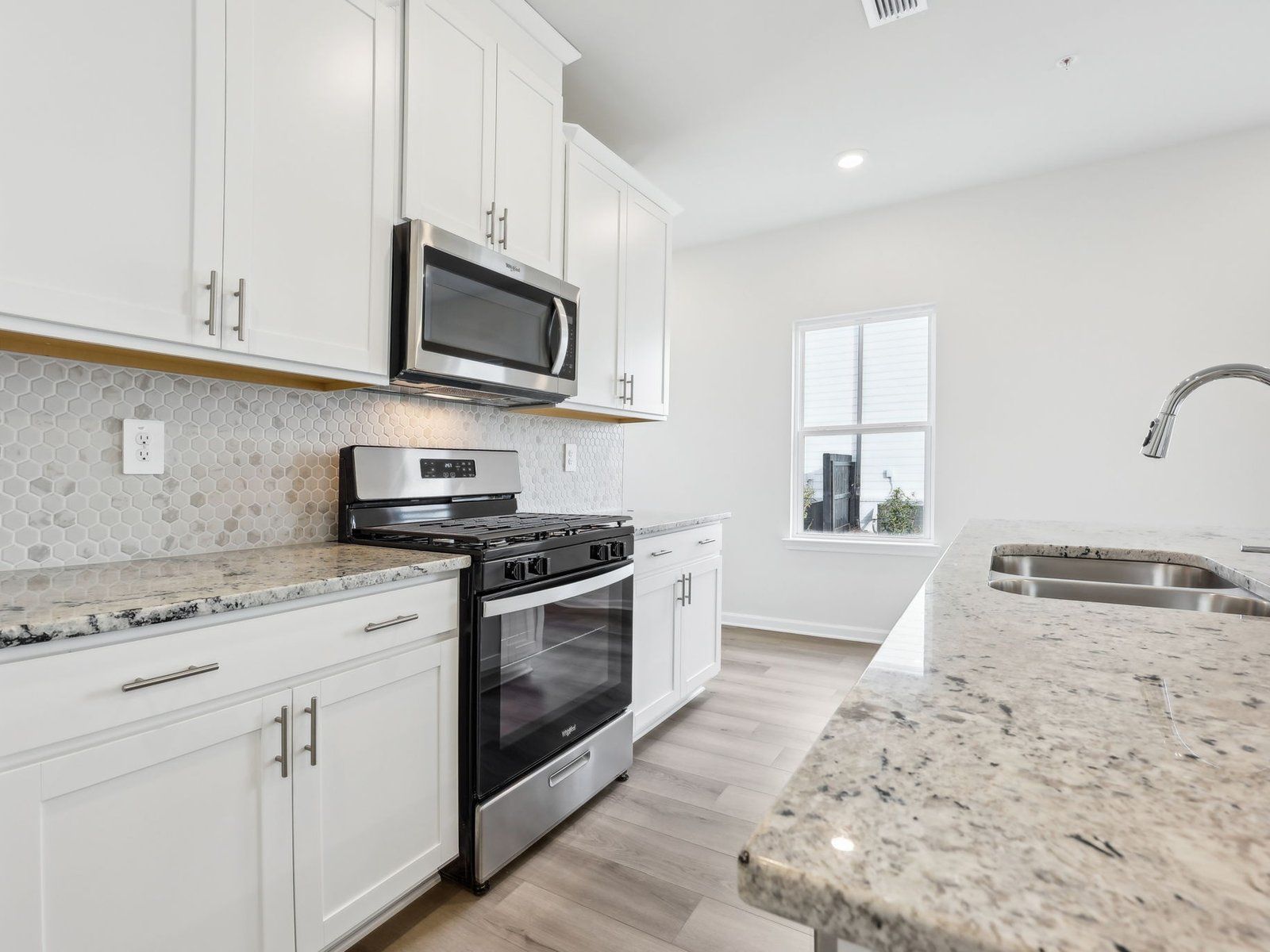 The Jade End Unit floorplan with the Elemental Frost interior package.