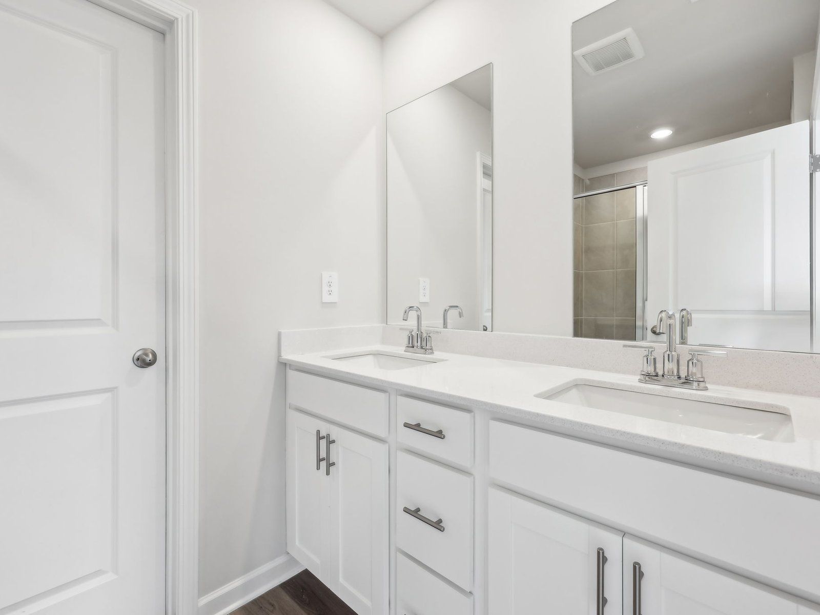 The Jade End Unit floorplan with the Elemental Frost interior package.