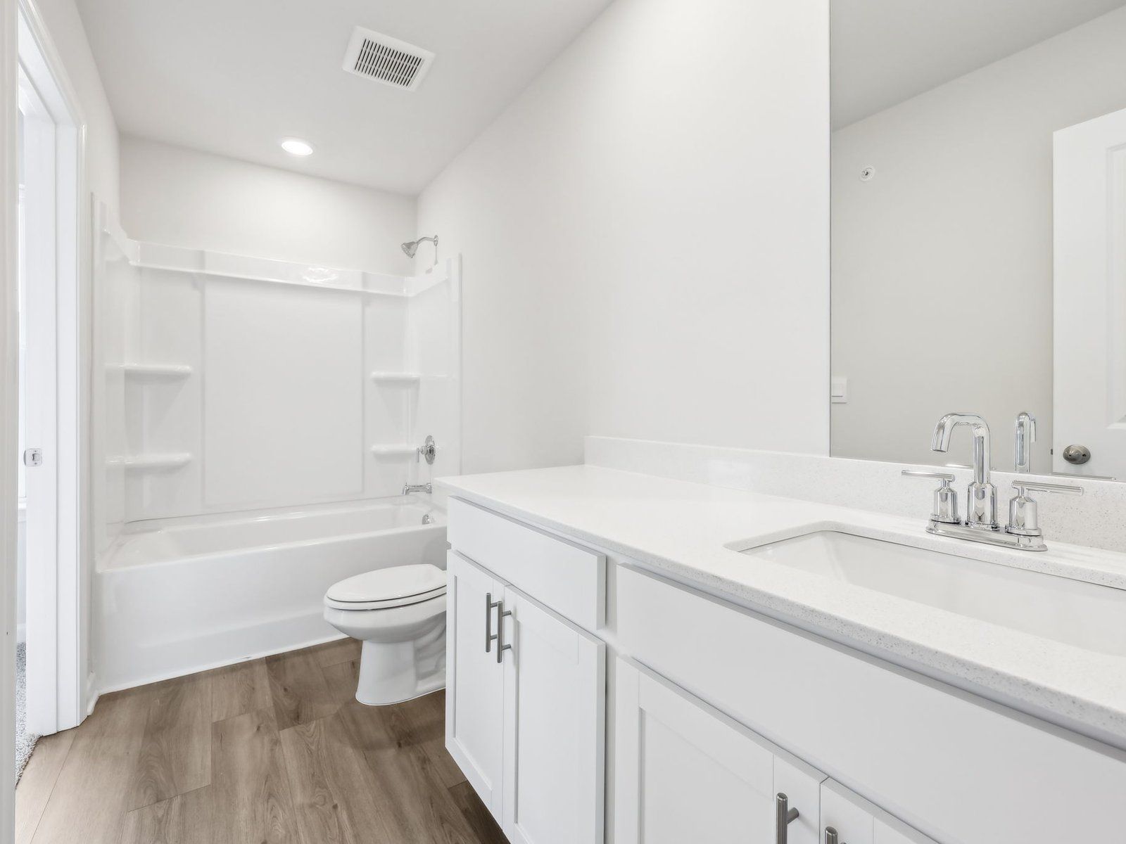 The Jade End Unit floorplan with the Elemental Frost interior package.