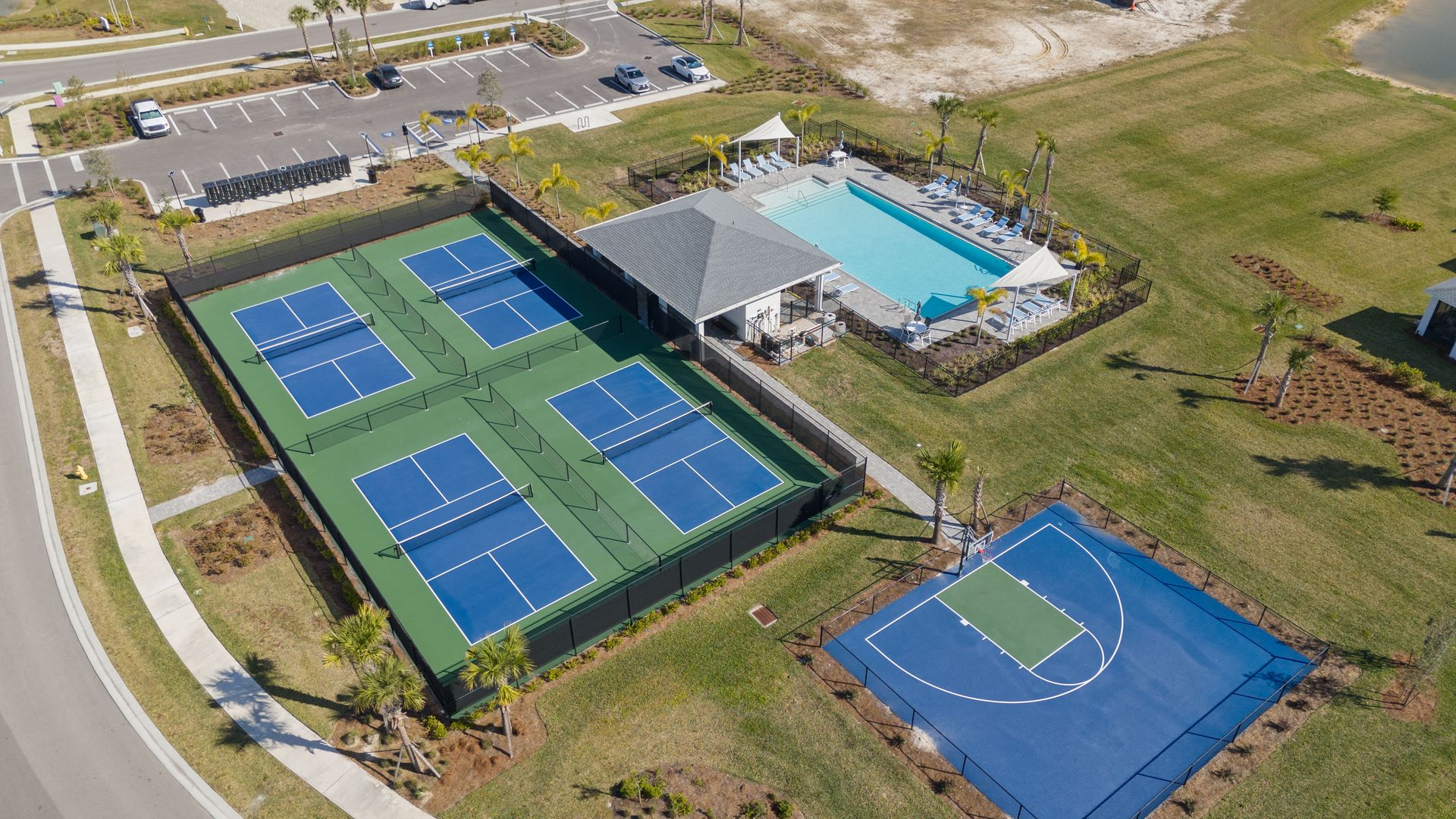 Crescent Lakes Amenity