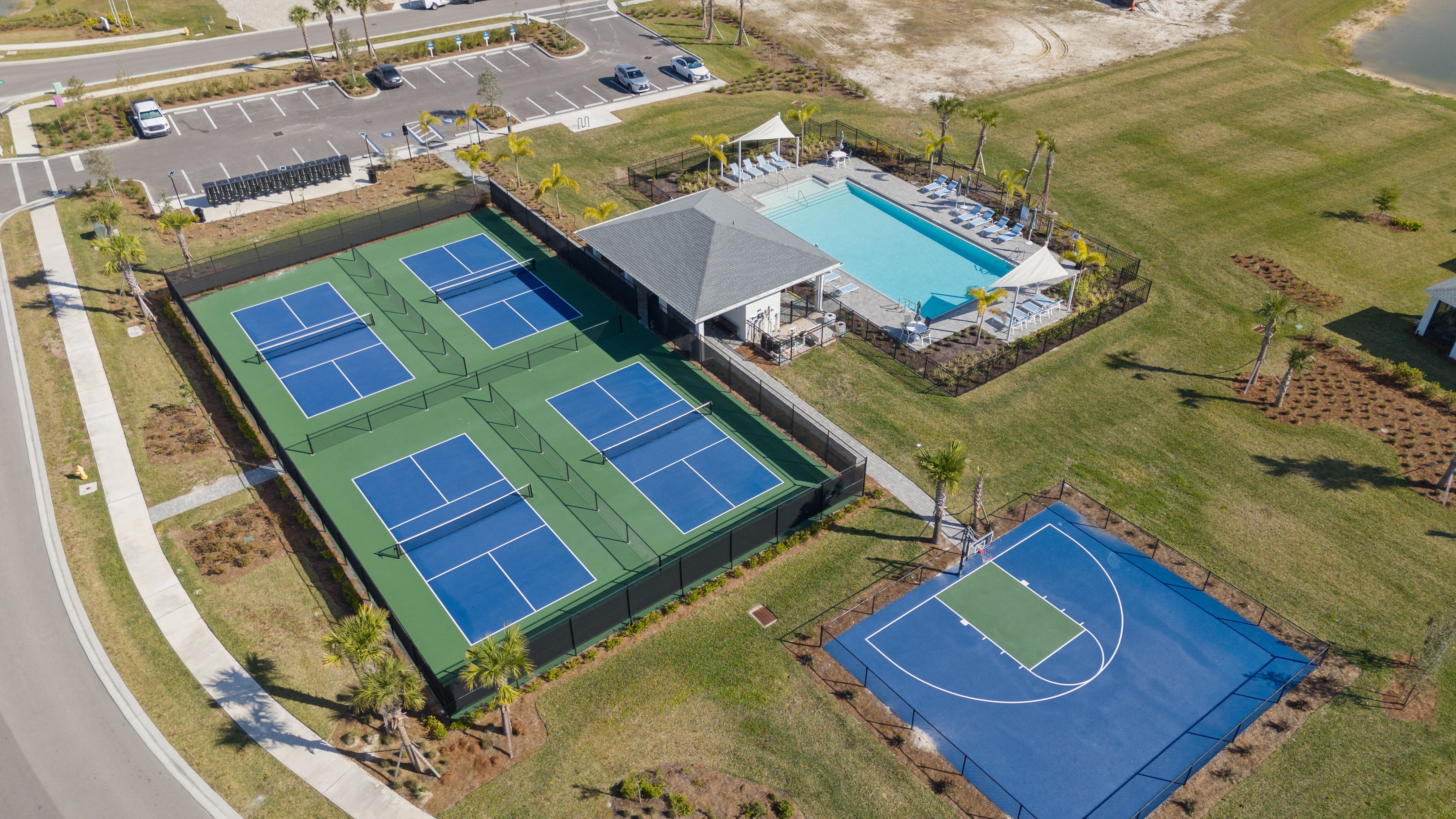 Crescent Lakes Amenity