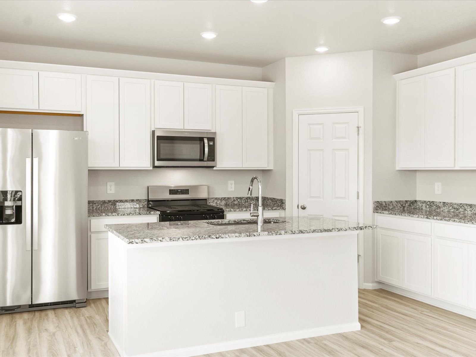 DEN_Westgate_Twin-Peaks_Kitchen_C_2700-73rd-Ave-Ct