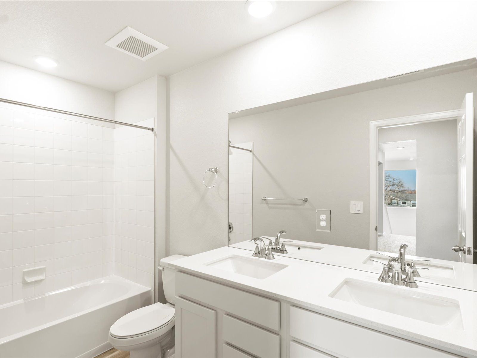 DEN_Westgate_Twin-Peaks_Bathroom_C_2700-73rd-Ave-Ct