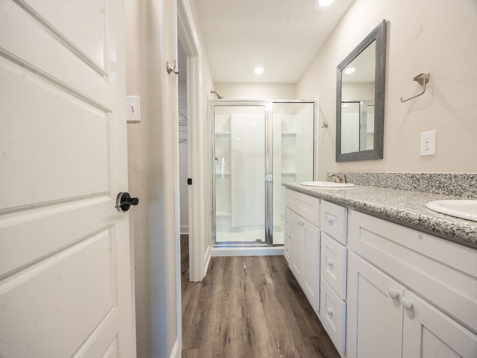 GLF_ElliottHomes_Opal_C143_PrimaryBath2.jpg