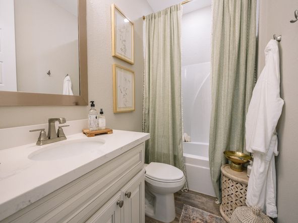 Secondary bathroom in the Decatur floorplan at a Meritage Homes community in Gulfport, MS.