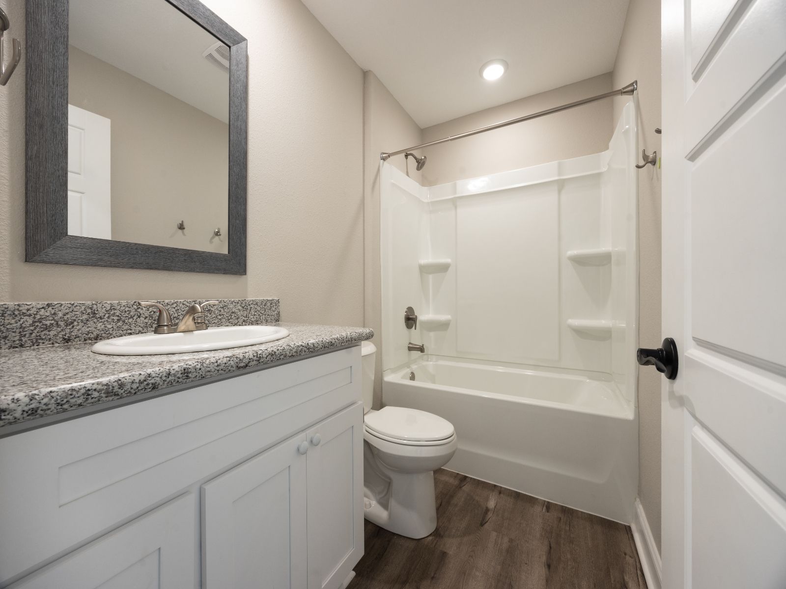 GLF_ElliottHomes_Opal_C143_Bath2.jpg