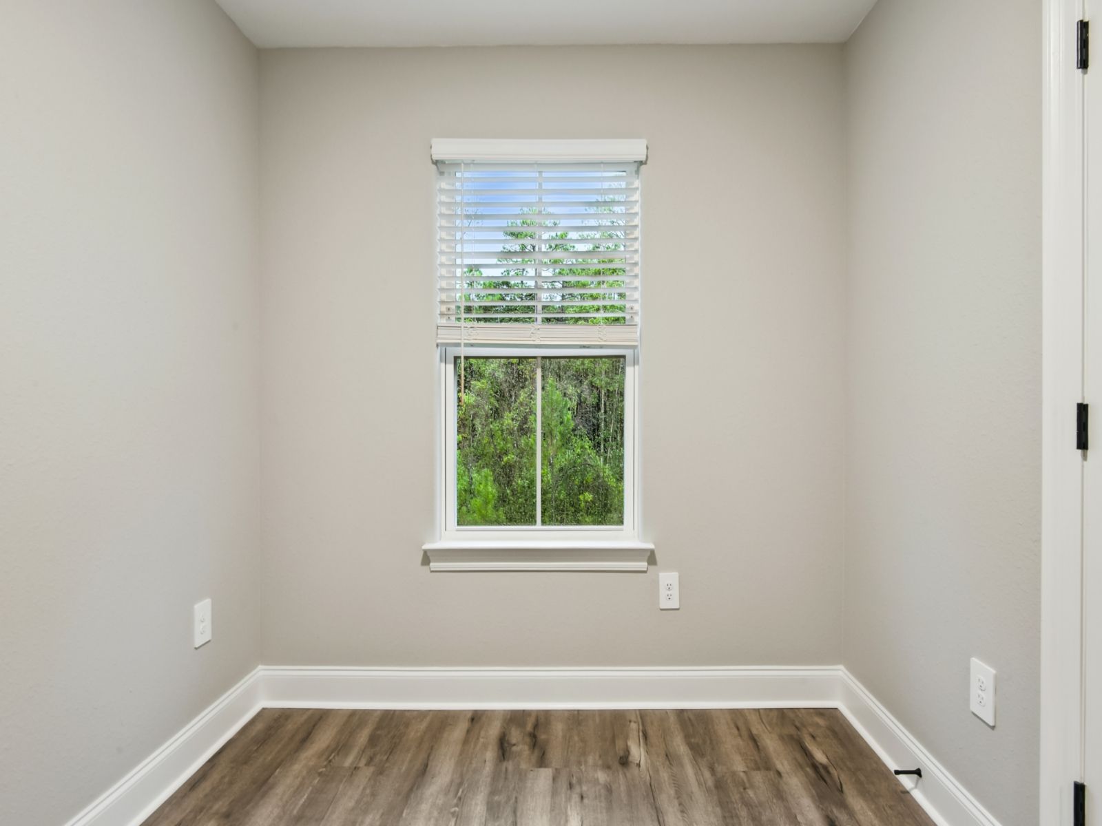 Secondary bedroom in the Parker floorplan at a Meritage Homes community in Gulfport, MS.