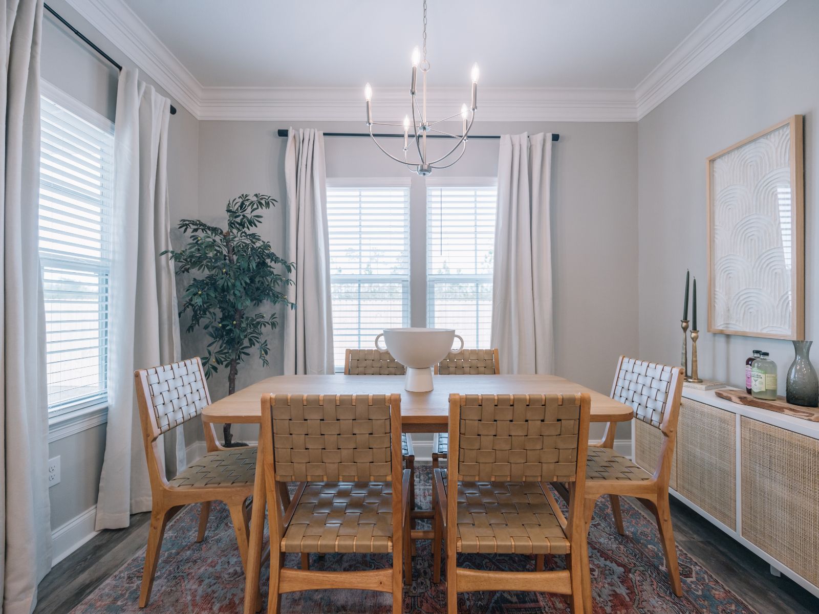 Dining area in the Coral floorplan at a Meritage Homes community in Gulfport, MS.