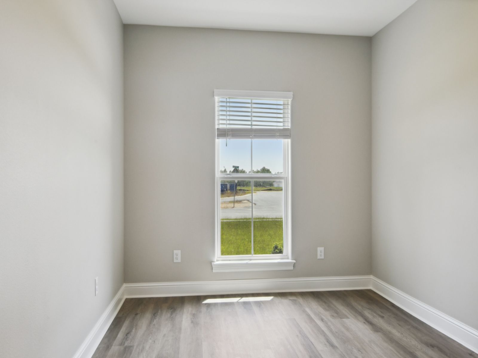 Secondary bedroom in the Jules floorplan at a Meritage Homes community in Gulfport, MS.