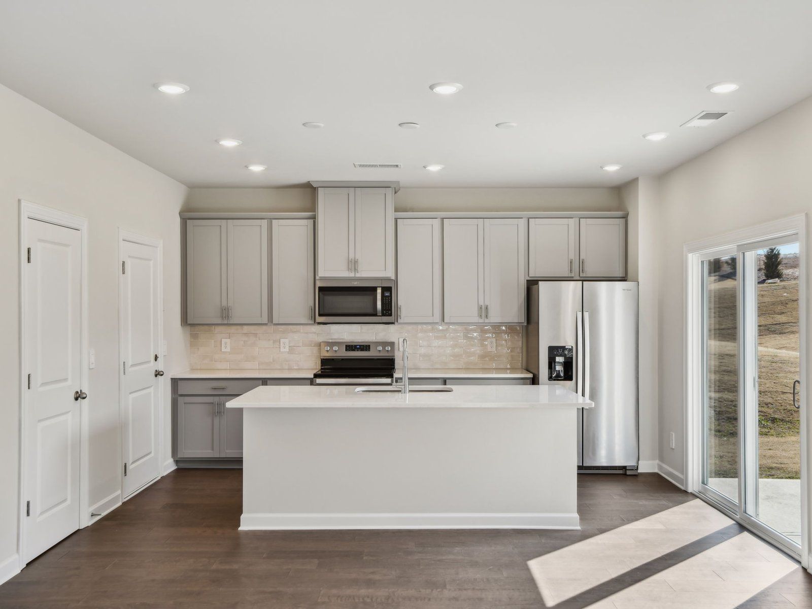 With an oversized kitchen island, you will never run out of cooking space.