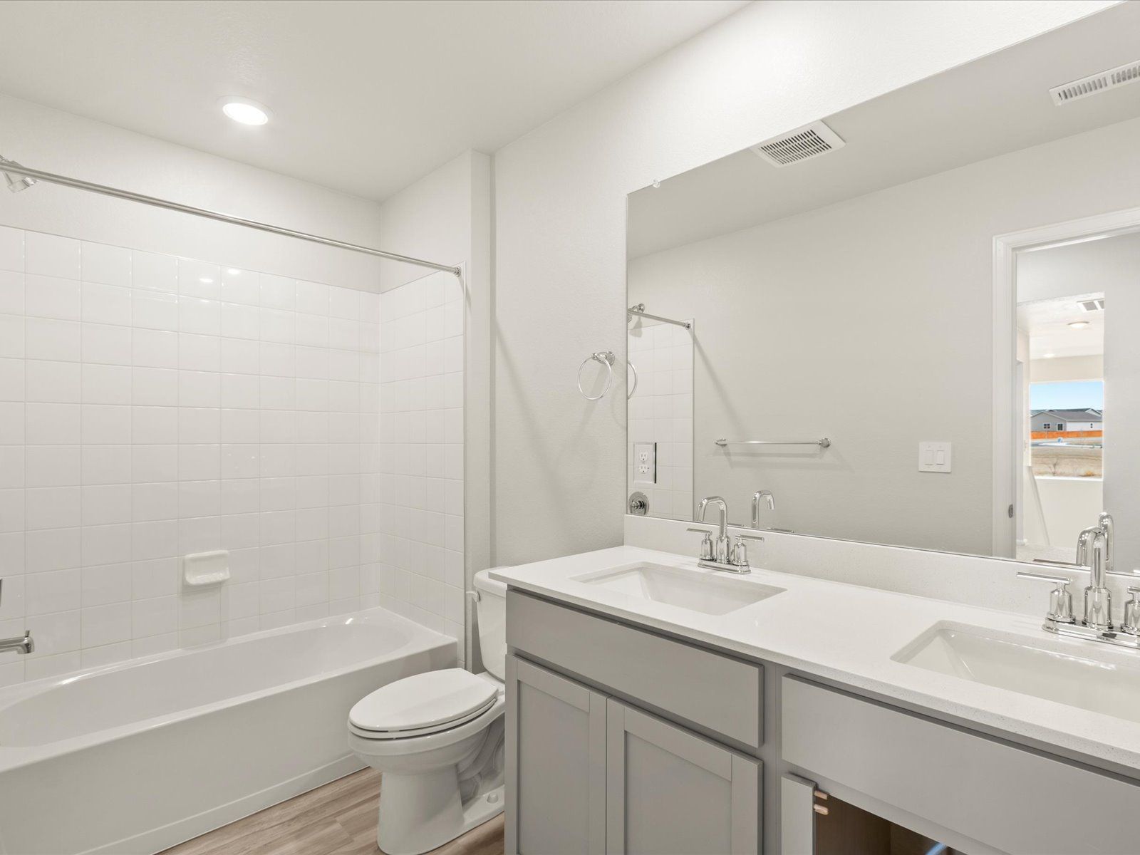 The Twin Peaks interior image taken at a Meritage Homes community in Severance, CO.