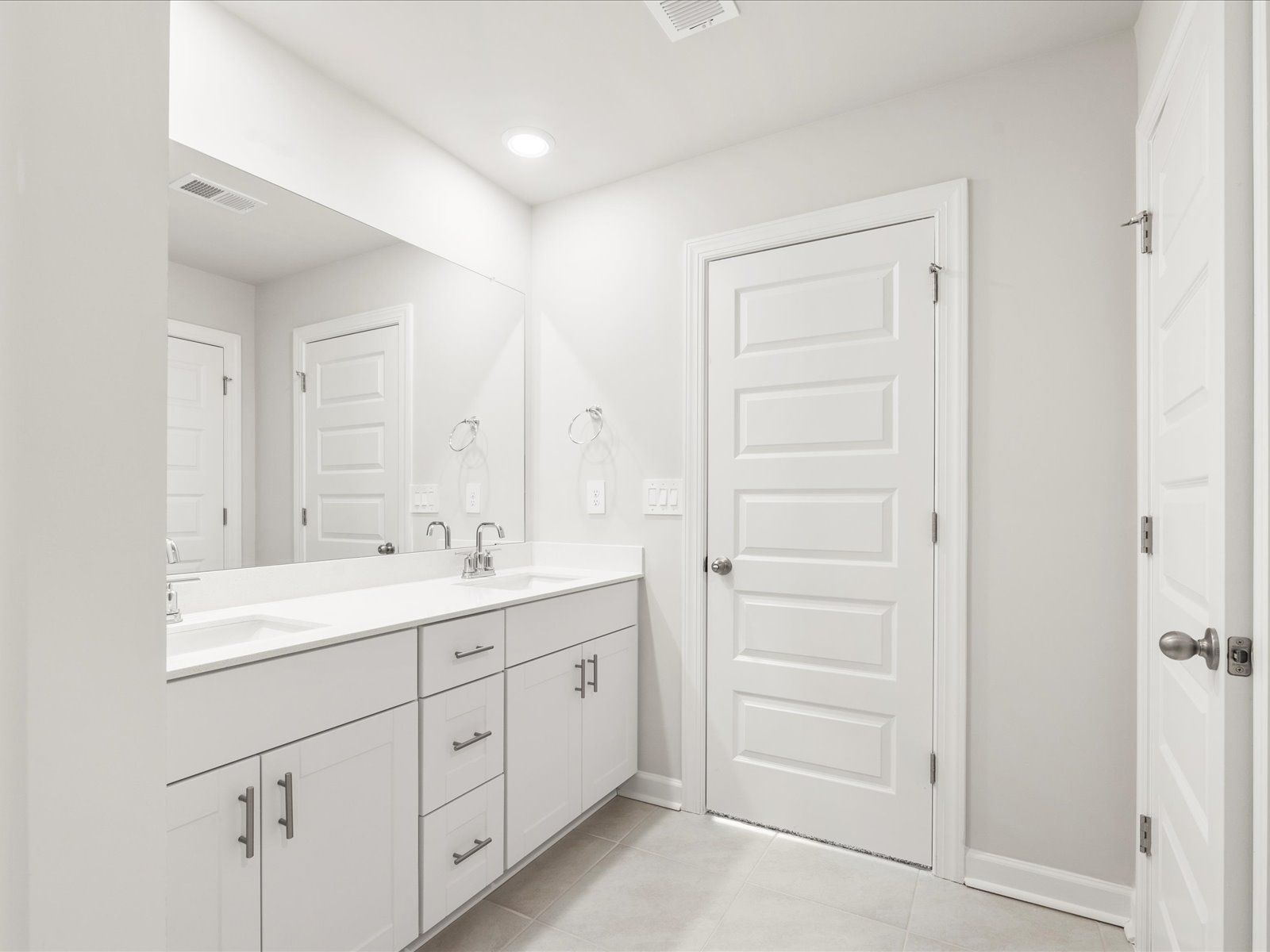 Welcome to the Dallas floorplan at Village White Pine.