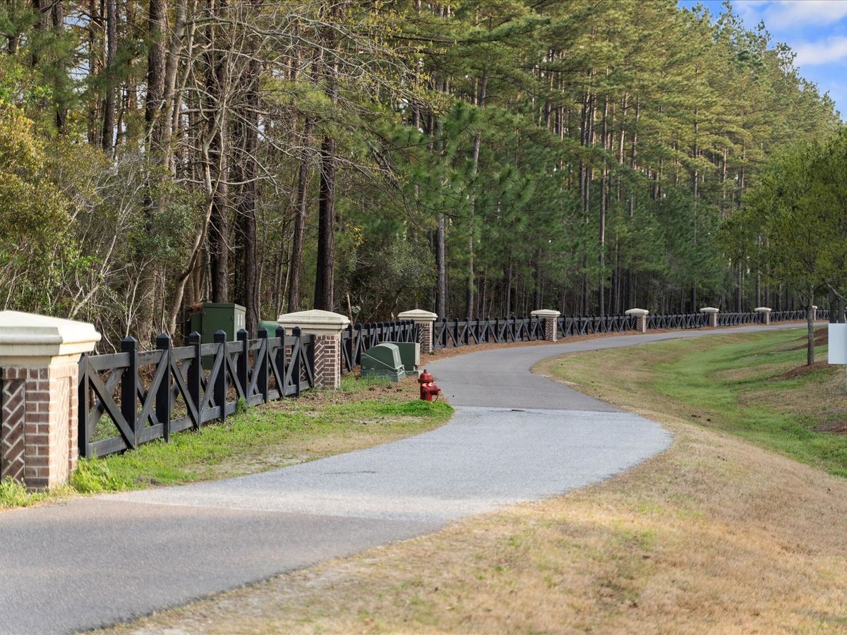 Enjoy expansive trails that meander throughout the neighborhood.