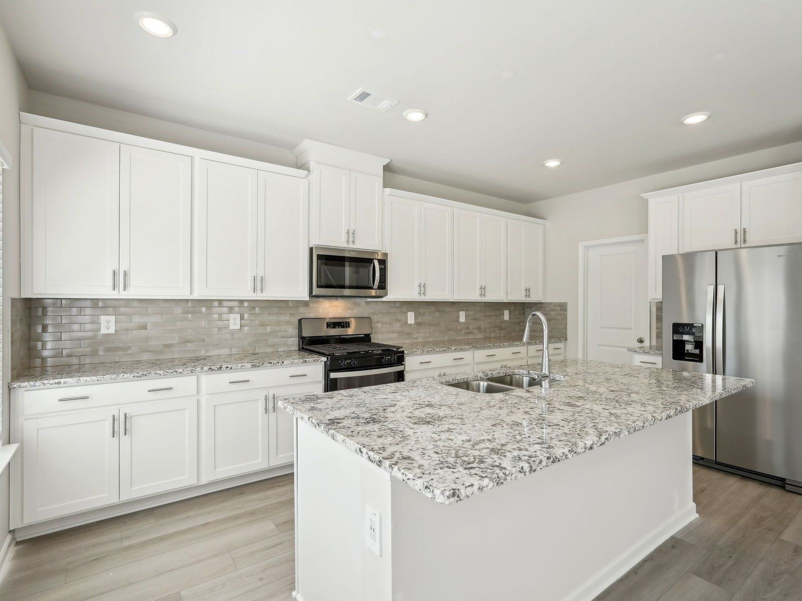 The Dakota floorplan with the Sleek 1 interior package.