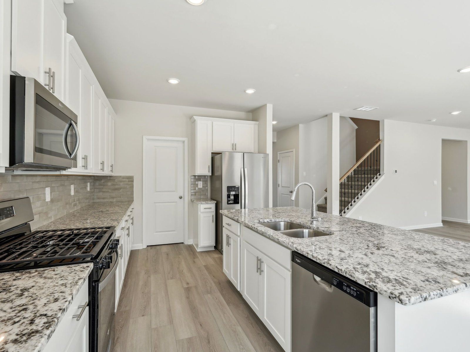 The Dakota floorplan with the Sleek 1 interior package.
