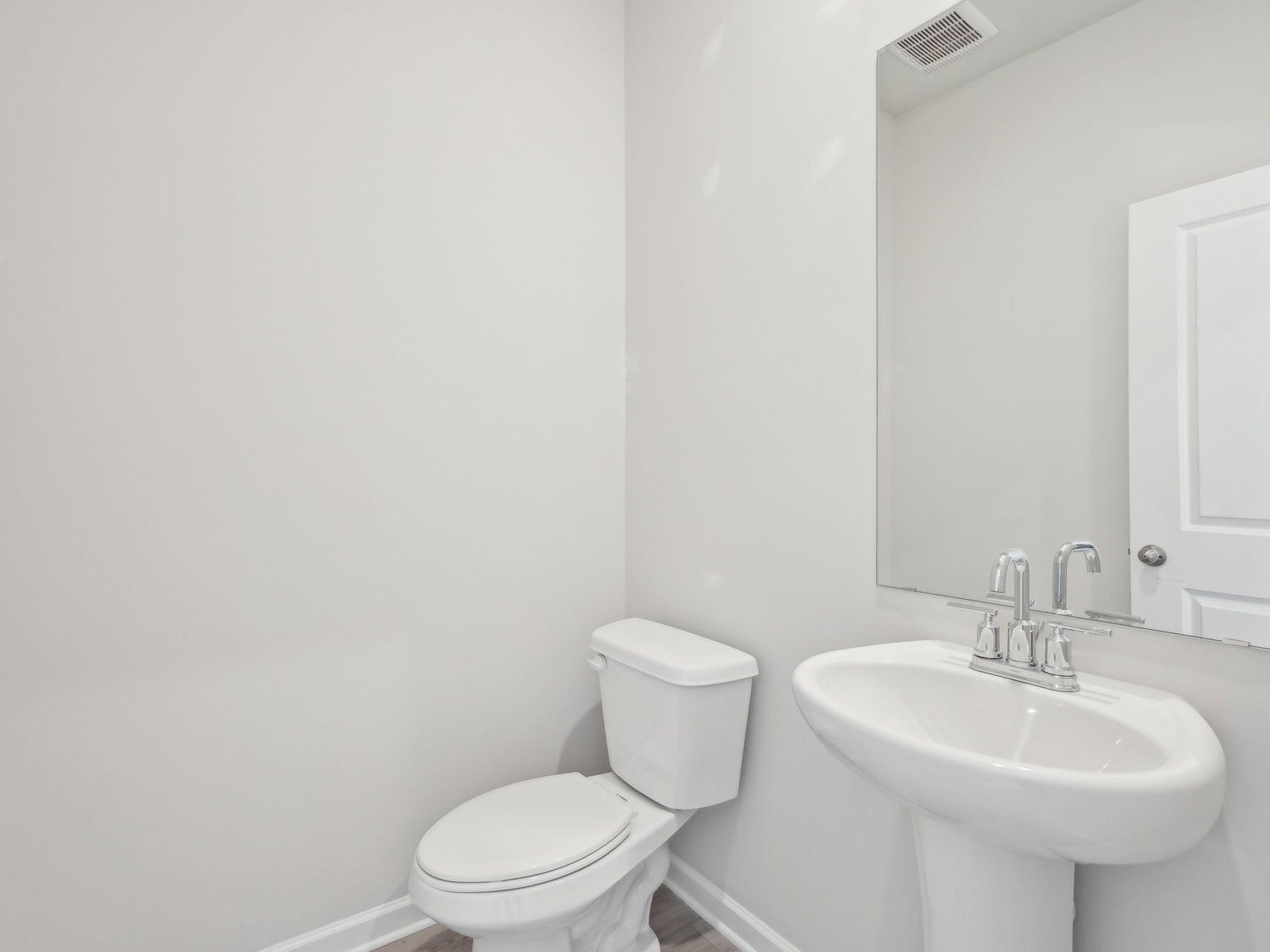 The Dakota floorplan with the Sleek 1 interior package.