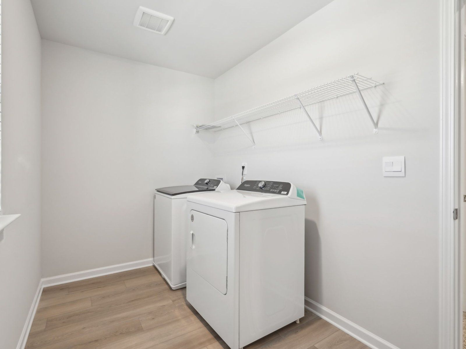The Dakota floorplan with the Sleek 1 interior package.