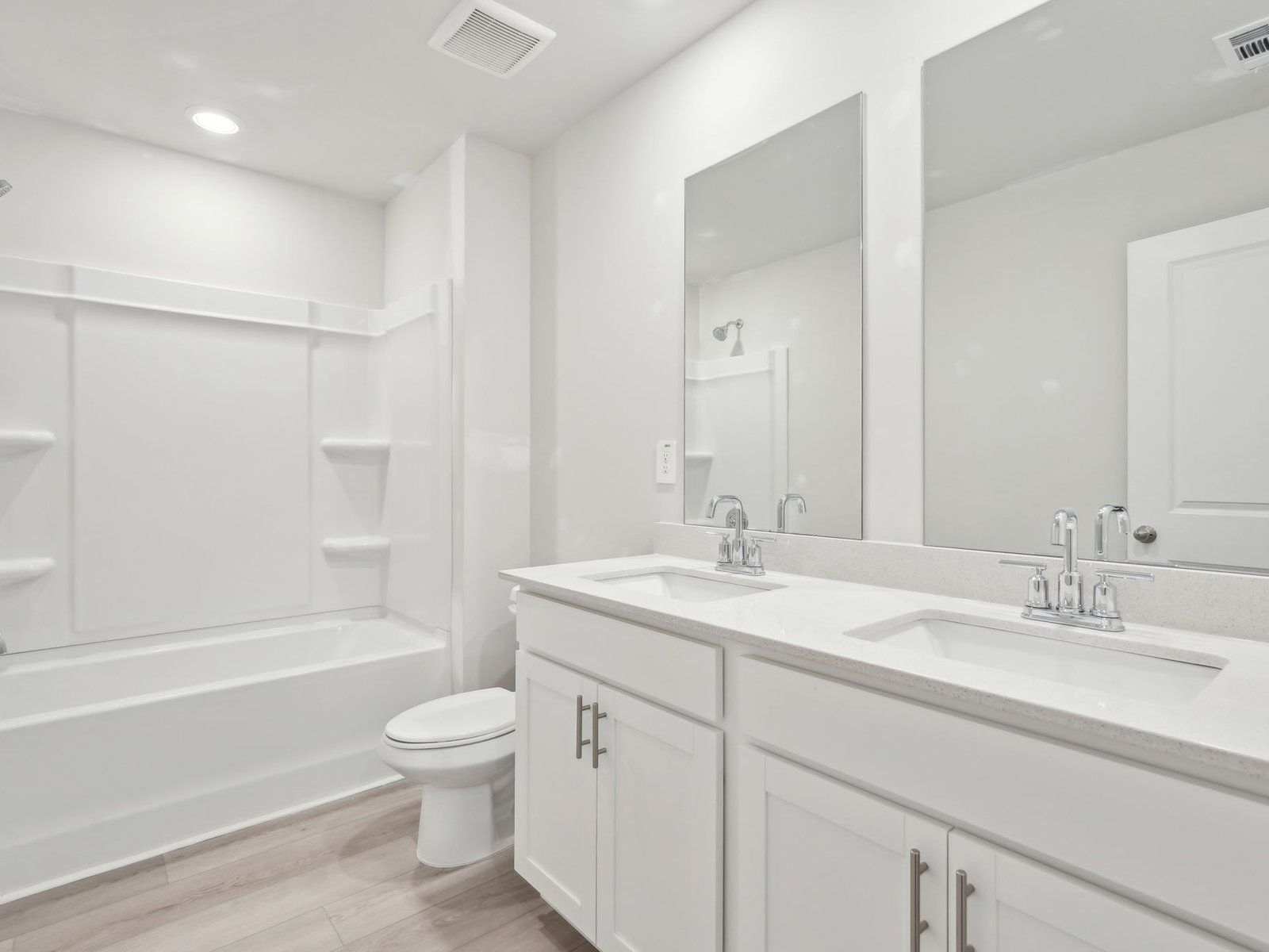 The Dakota floorplan with the Sleek 1 interior package.