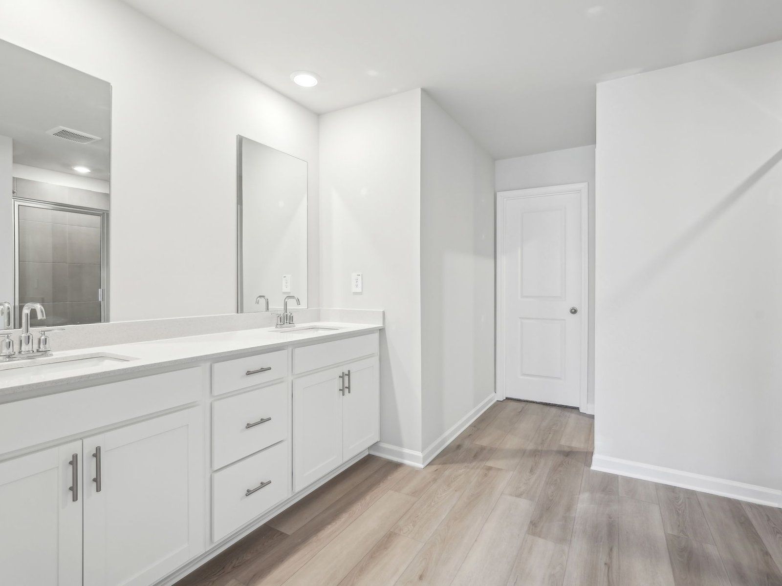 The Dakota floorplan with the Sleek 1 interior package.