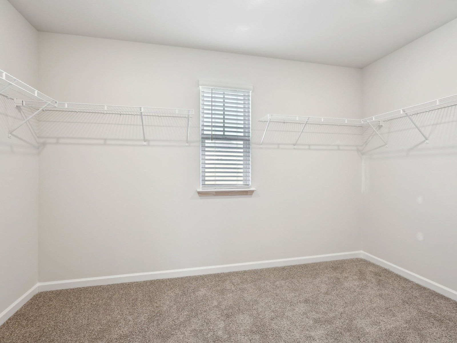 The Dakota floorplan with the Sleek 1 interior package.