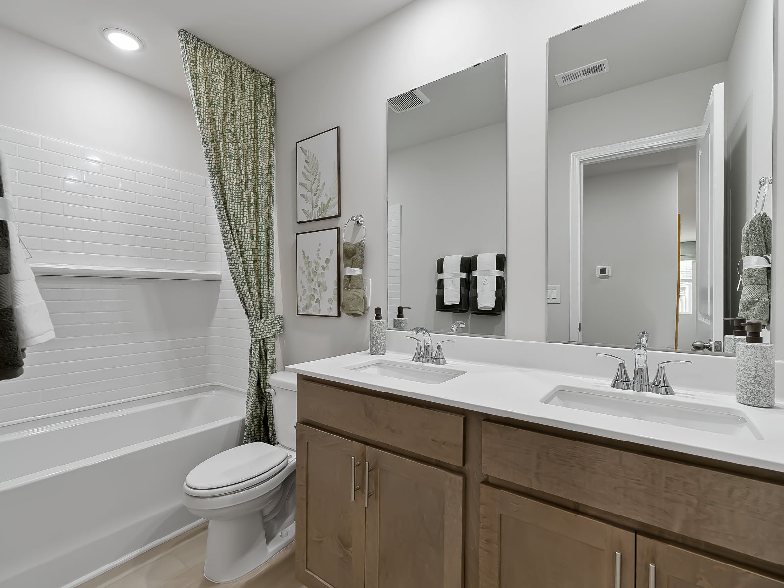 Secondary bathroom in the Chatham floorplan at a Meritage Homes community in Zebulon, NC.