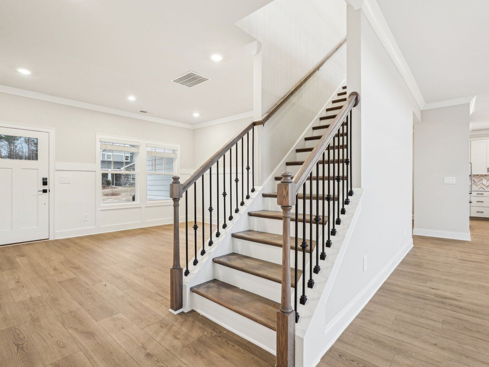 This open-concept floorplan bring in beautiful natural sunlight.