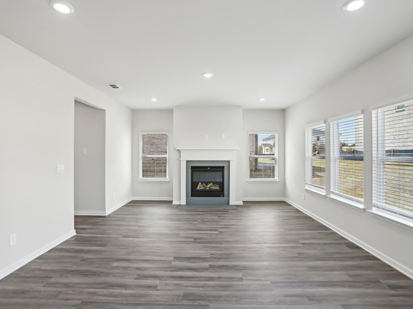 The Dakota floorplan with the Distinct Grey interior package.