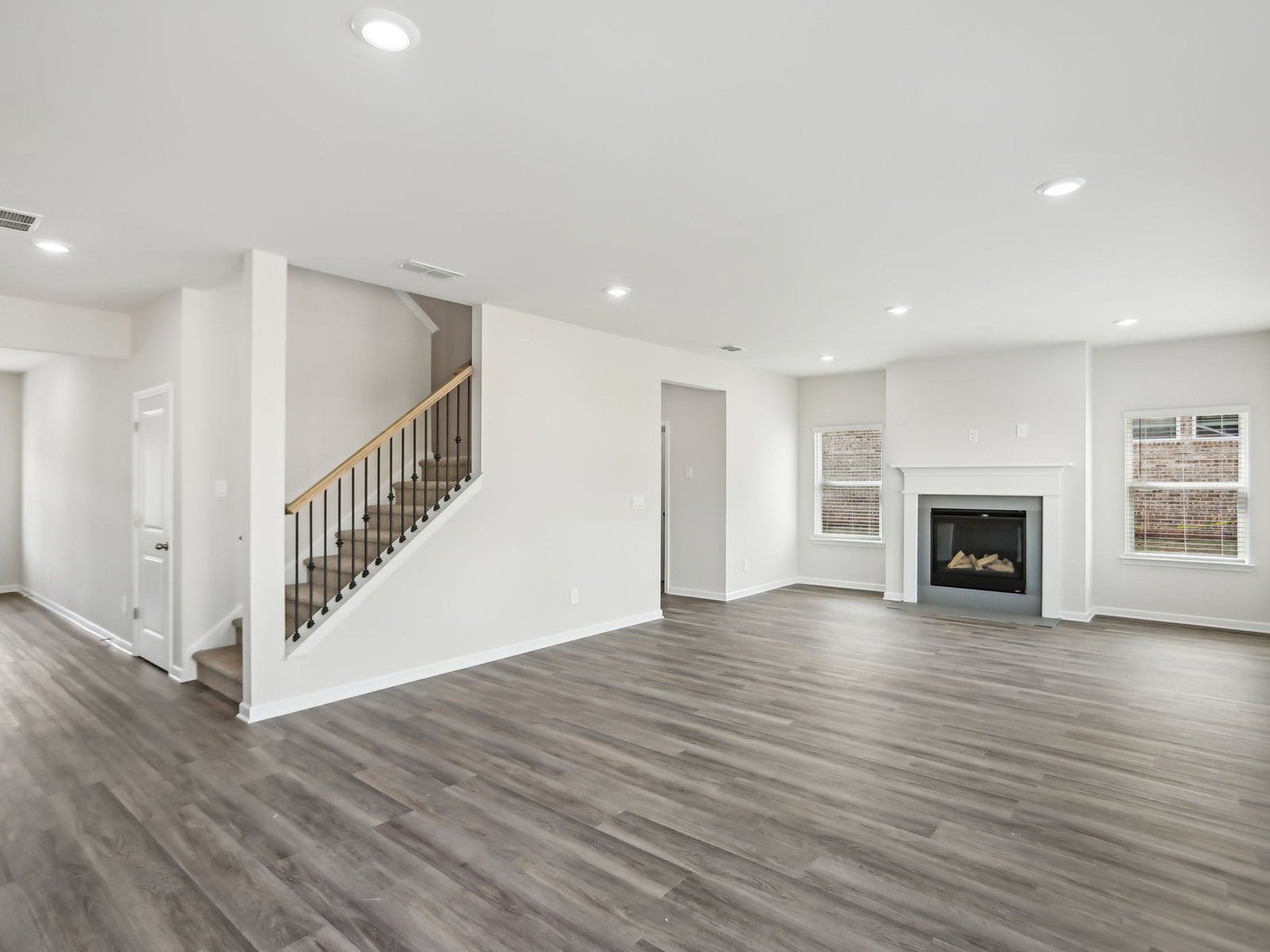 The Dakota floorplan with the Distinct Grey interior package.
