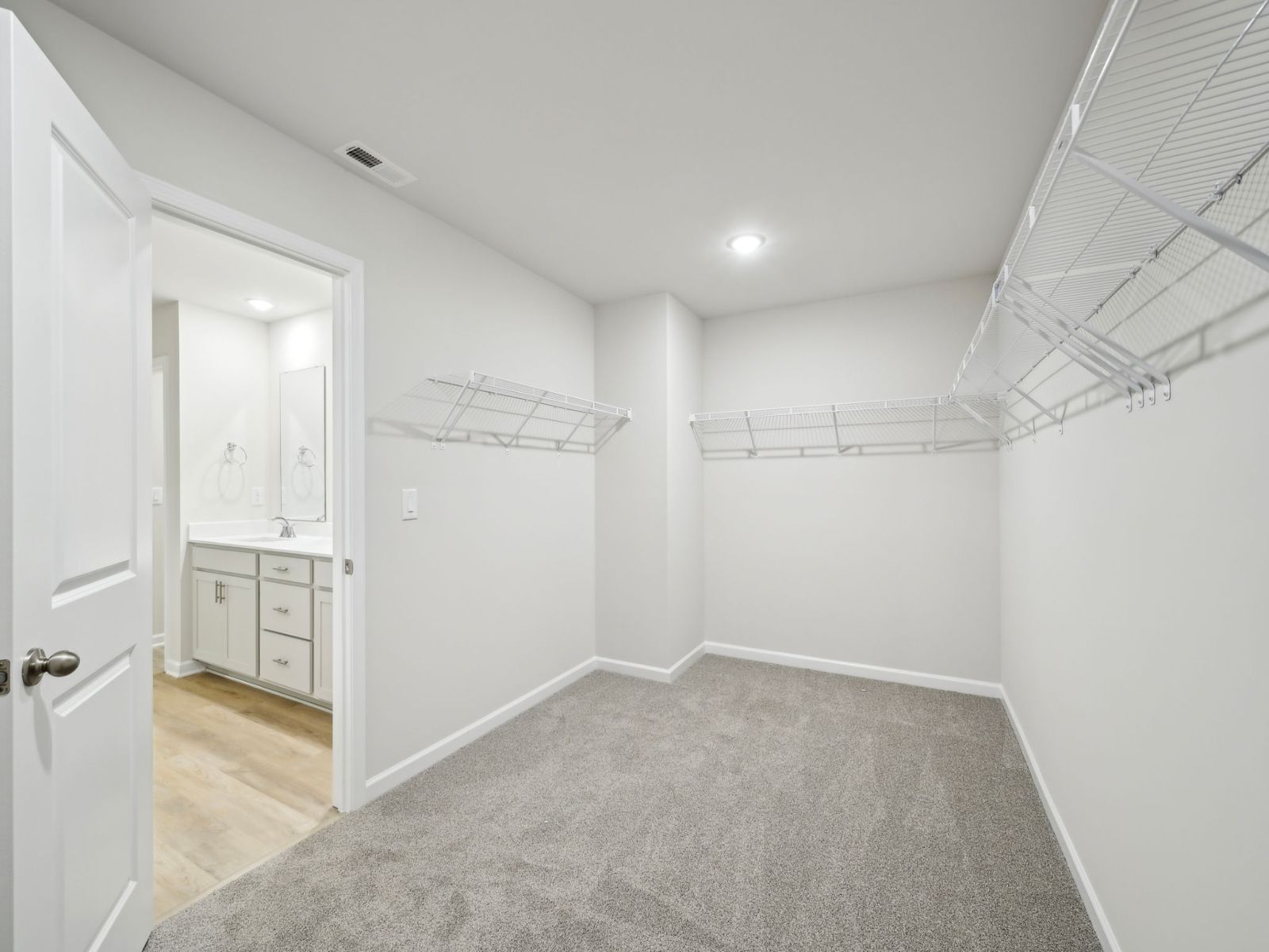 Walk-in Closet
