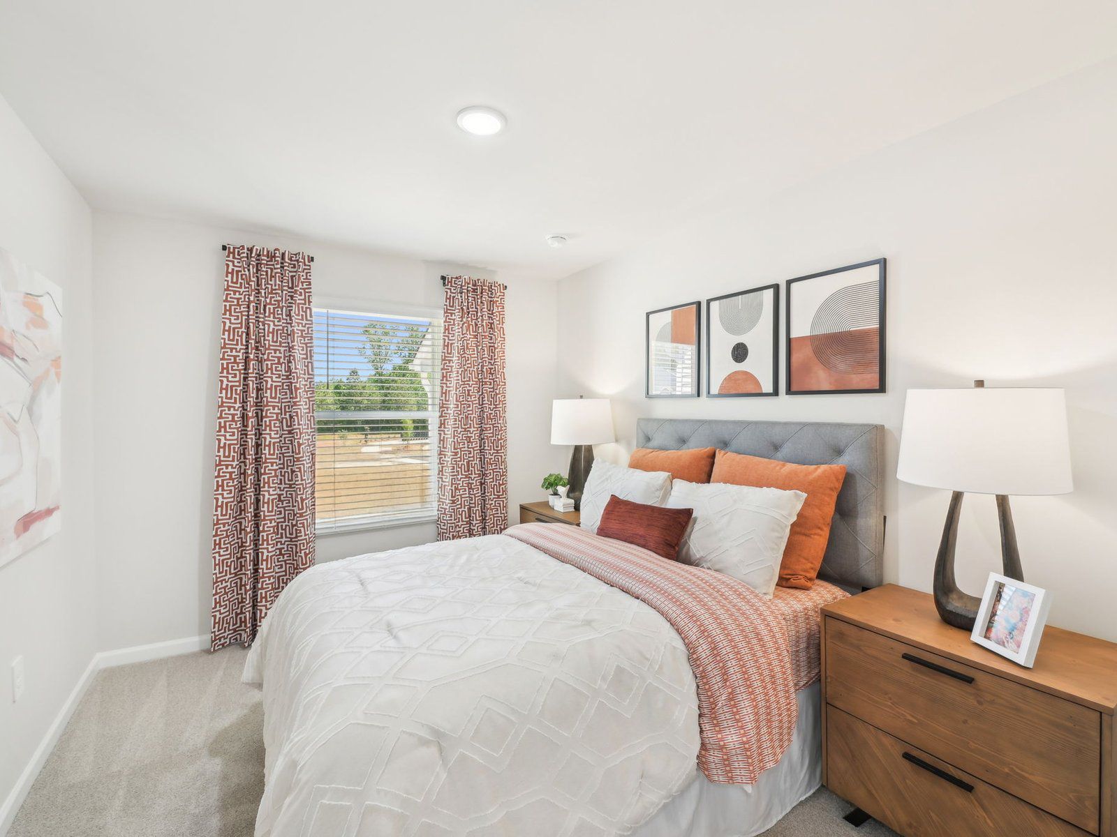 Secondary bedroom
