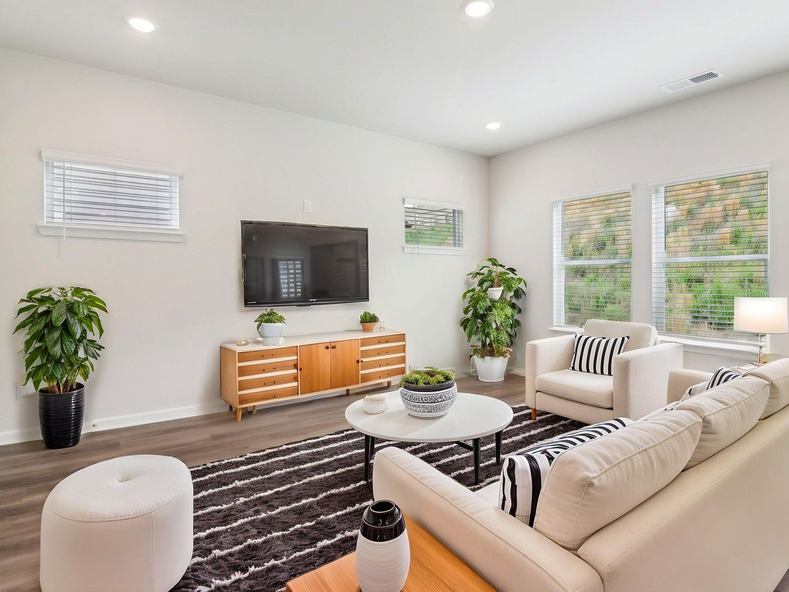 2849 Aralynn Way (Lennon)