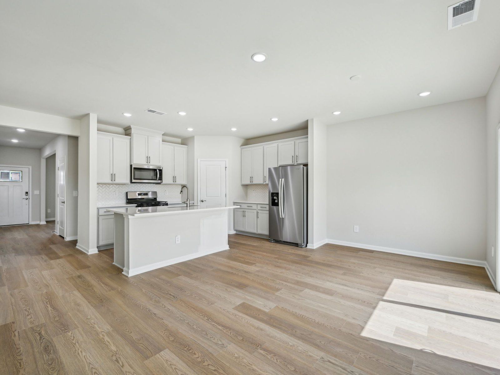 591 White Birch Ln (Chatham)