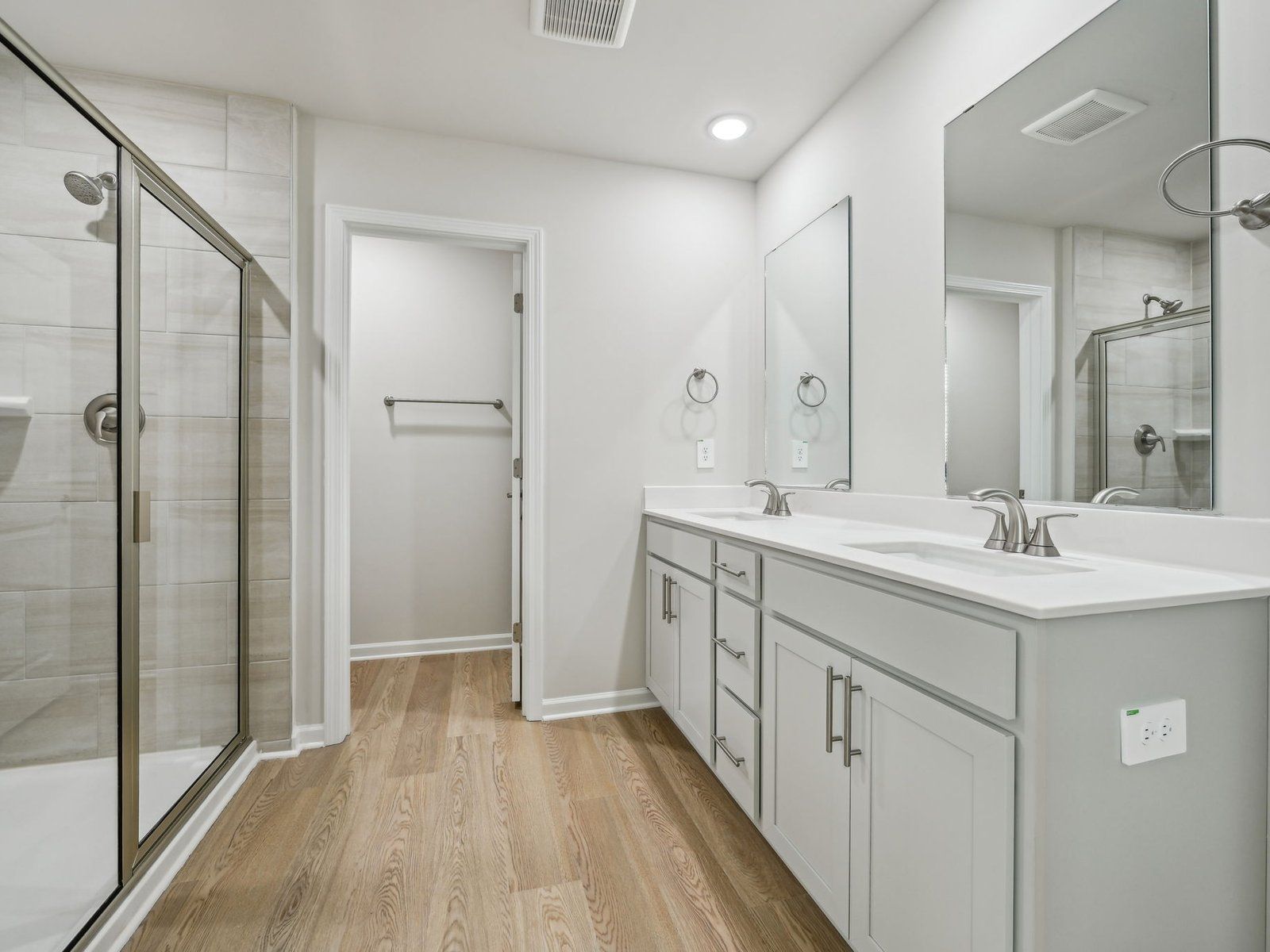 591 White Birch Ln (Chatham)