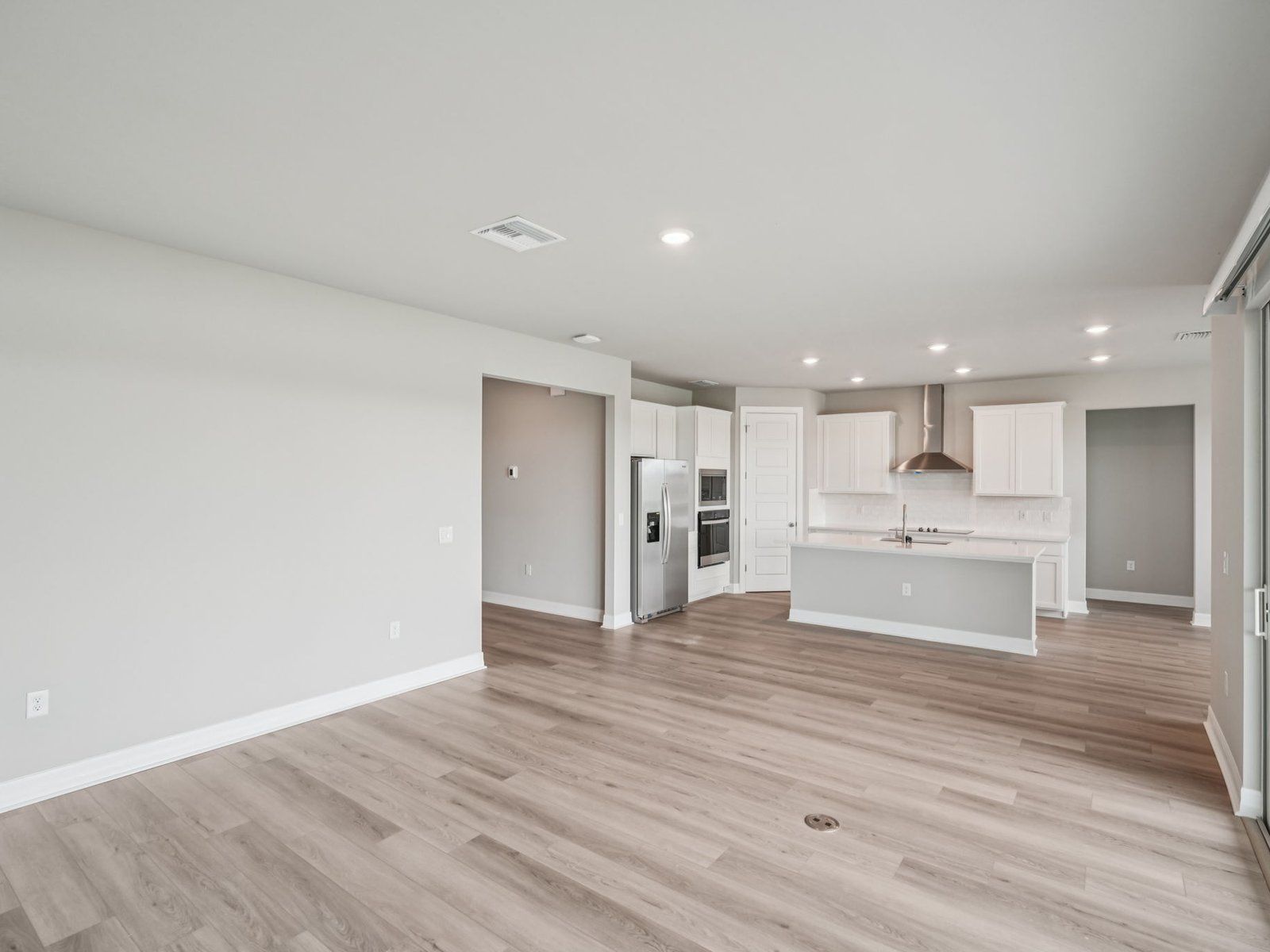 16439 Seven Lakes Avenue (Cardinal)