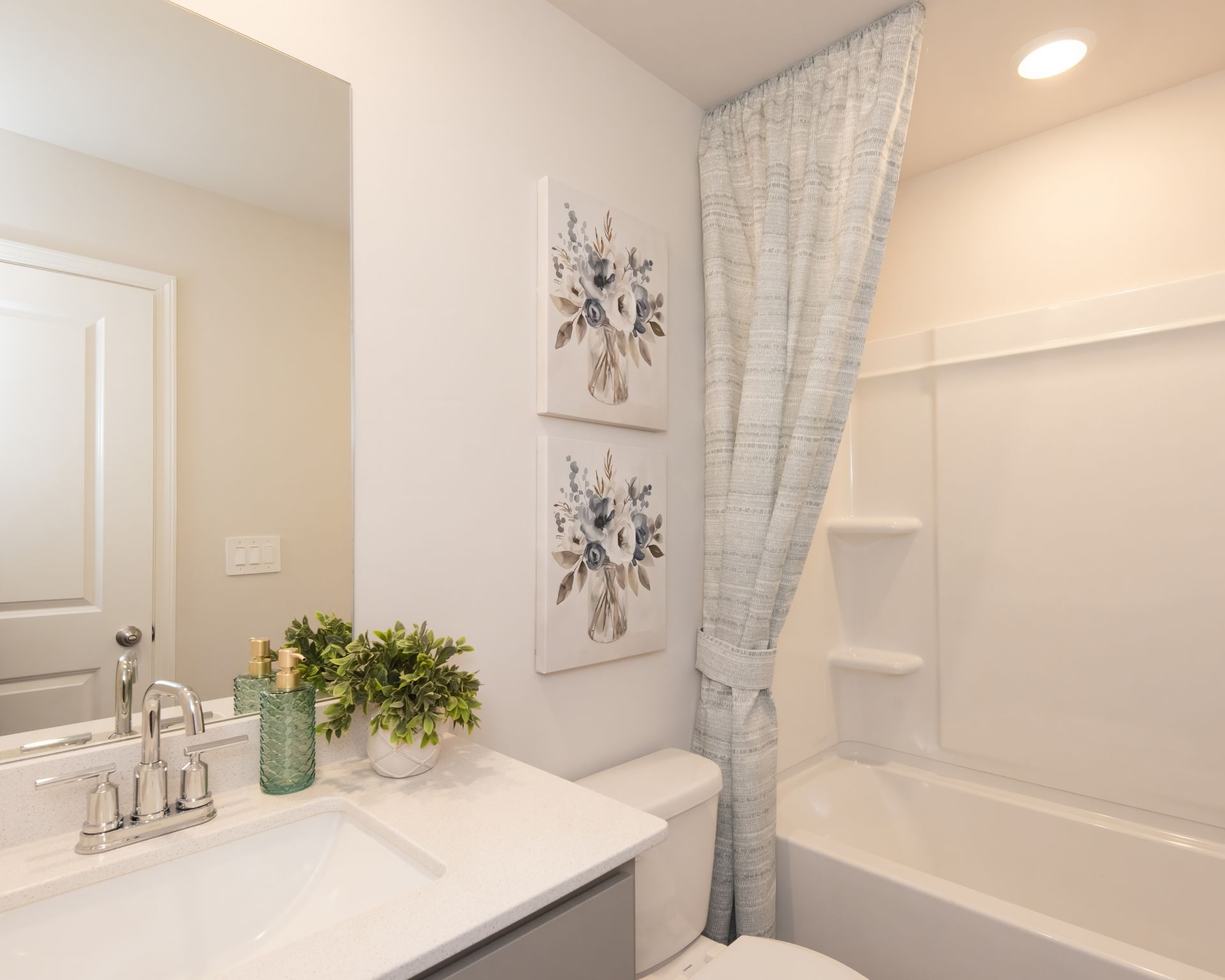 Secondary bathroom in the Roswell floorplan at a Meritage Homes community in Atlanta, GA.