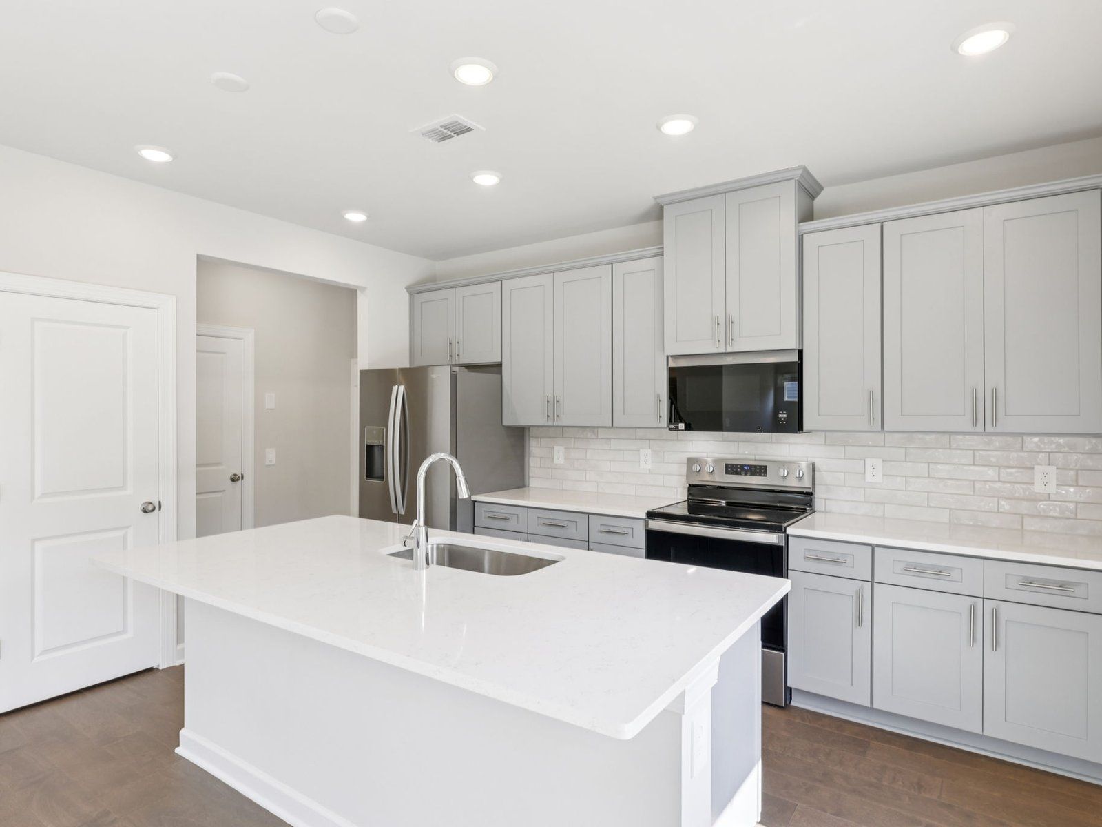 With countless kitchen cabinets, you'll never run out of room for your cooking essentials.
