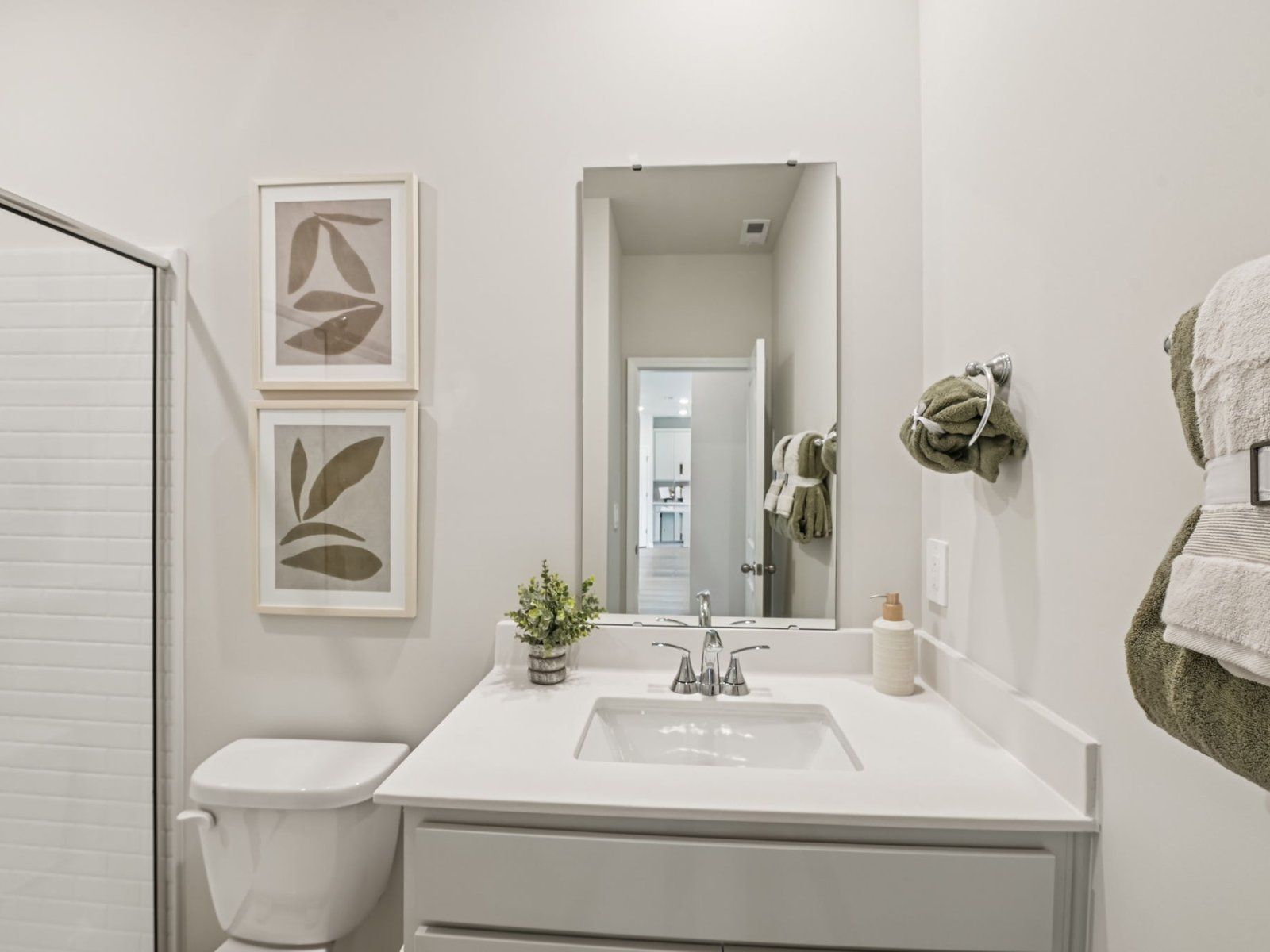 Secondary bathroom in the Chatham floorplan at a Meritage Homes community in Mebane, NC.