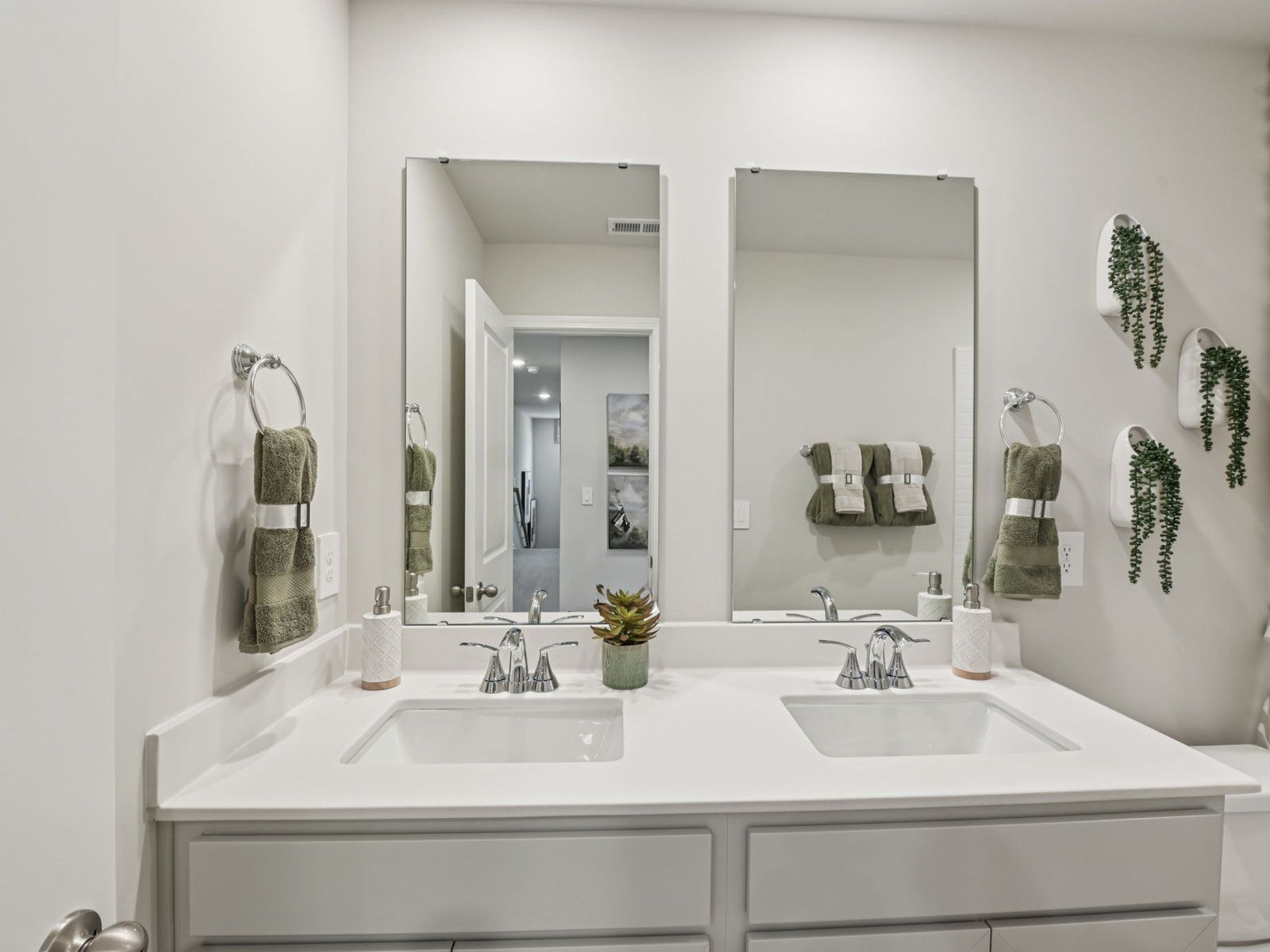 Secondary bathroom in the Chatham floorplan at a Meritage Homes community in Mebane, NC.
