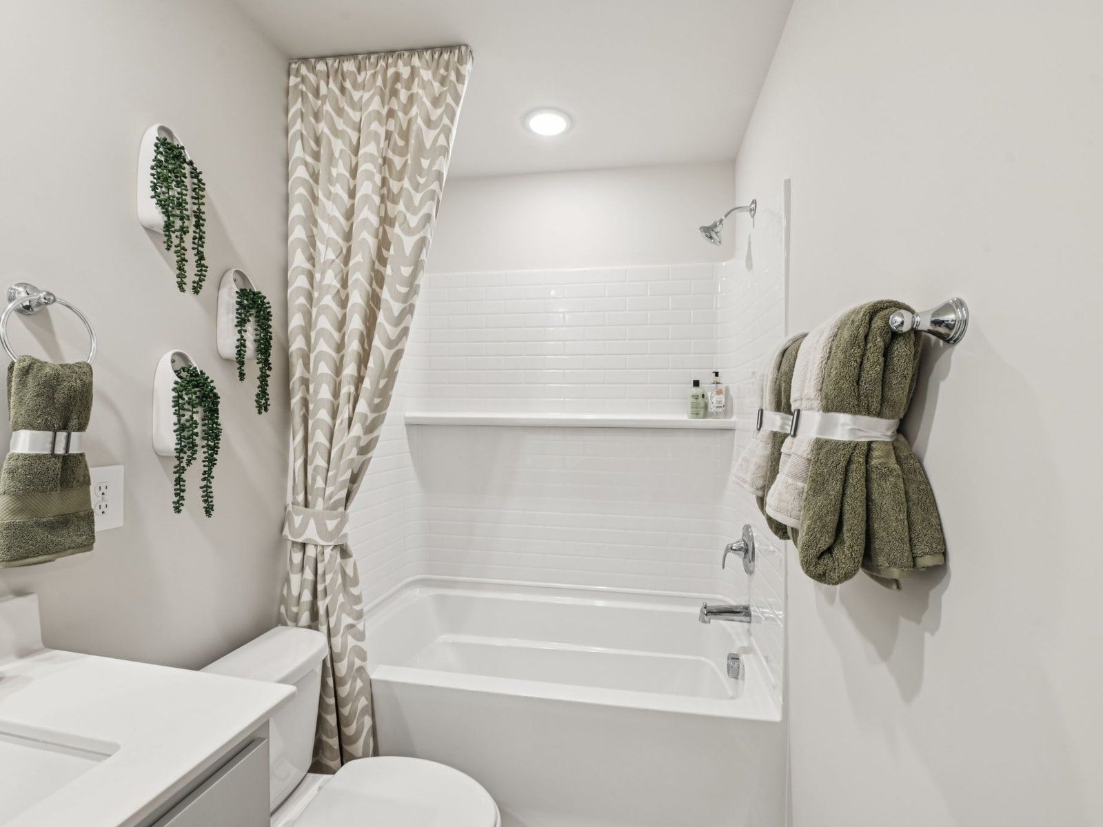 Secondary bathroom in the Chatham floorplan at a Meritage Homes community in Mebane, NC.