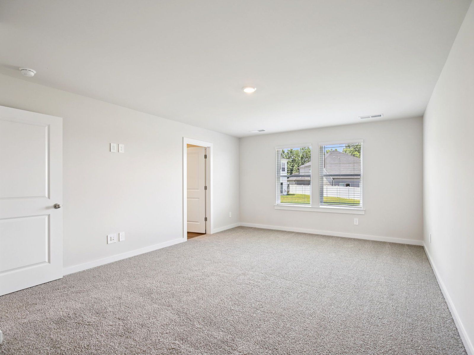 909 Calvin Ct (Chatham)