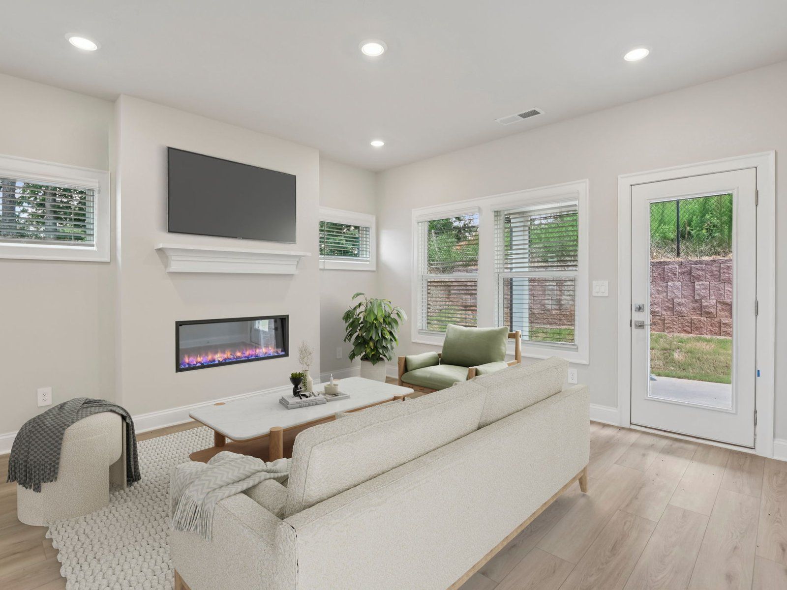 The Roswell floorplan with the Relaxed Transitional Linen interior package.