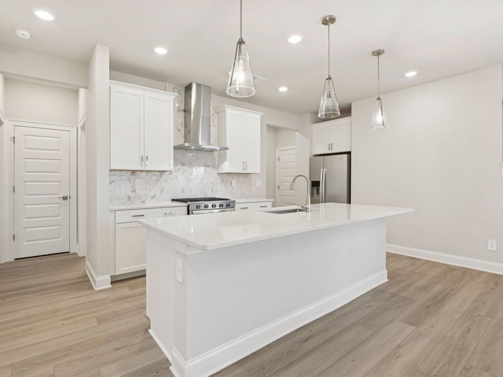 The Roswell floorplan with the Relaxed Transitional Linen interior package.