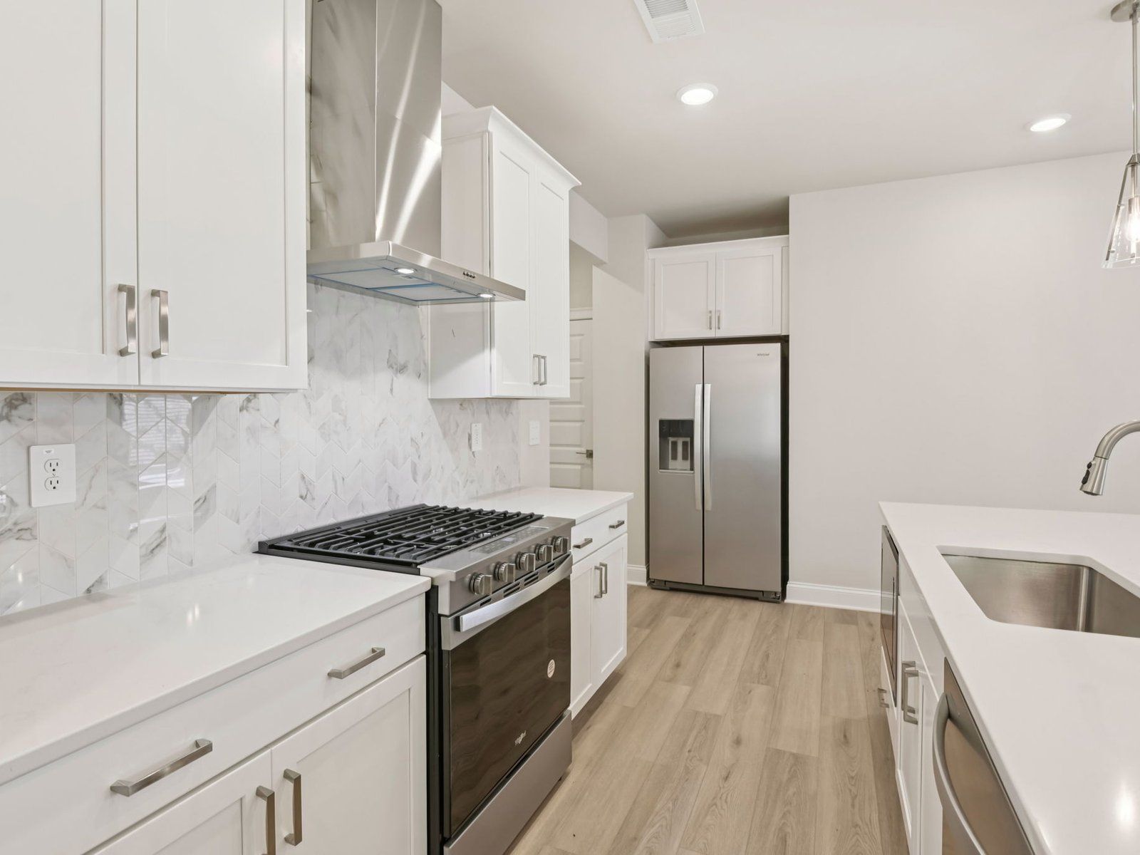 The Roswell floorplan with the Relaxed Transitional Linen interior package.