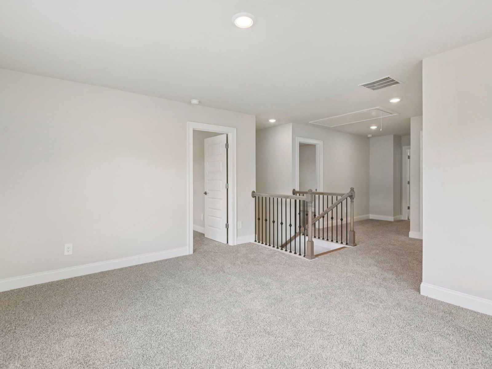 The Roswell floorplan with the Relaxed Transitional Linen interior package.