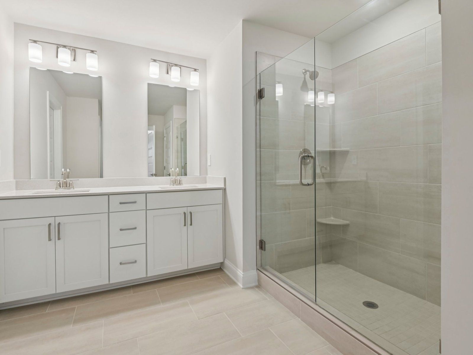 The Roswell floorplan with the Relaxed Transitional Linen interior package.