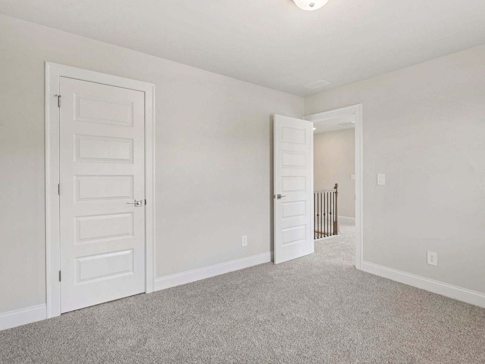 The Roswell floorplan with the Relaxed Transitional Linen interior package.
