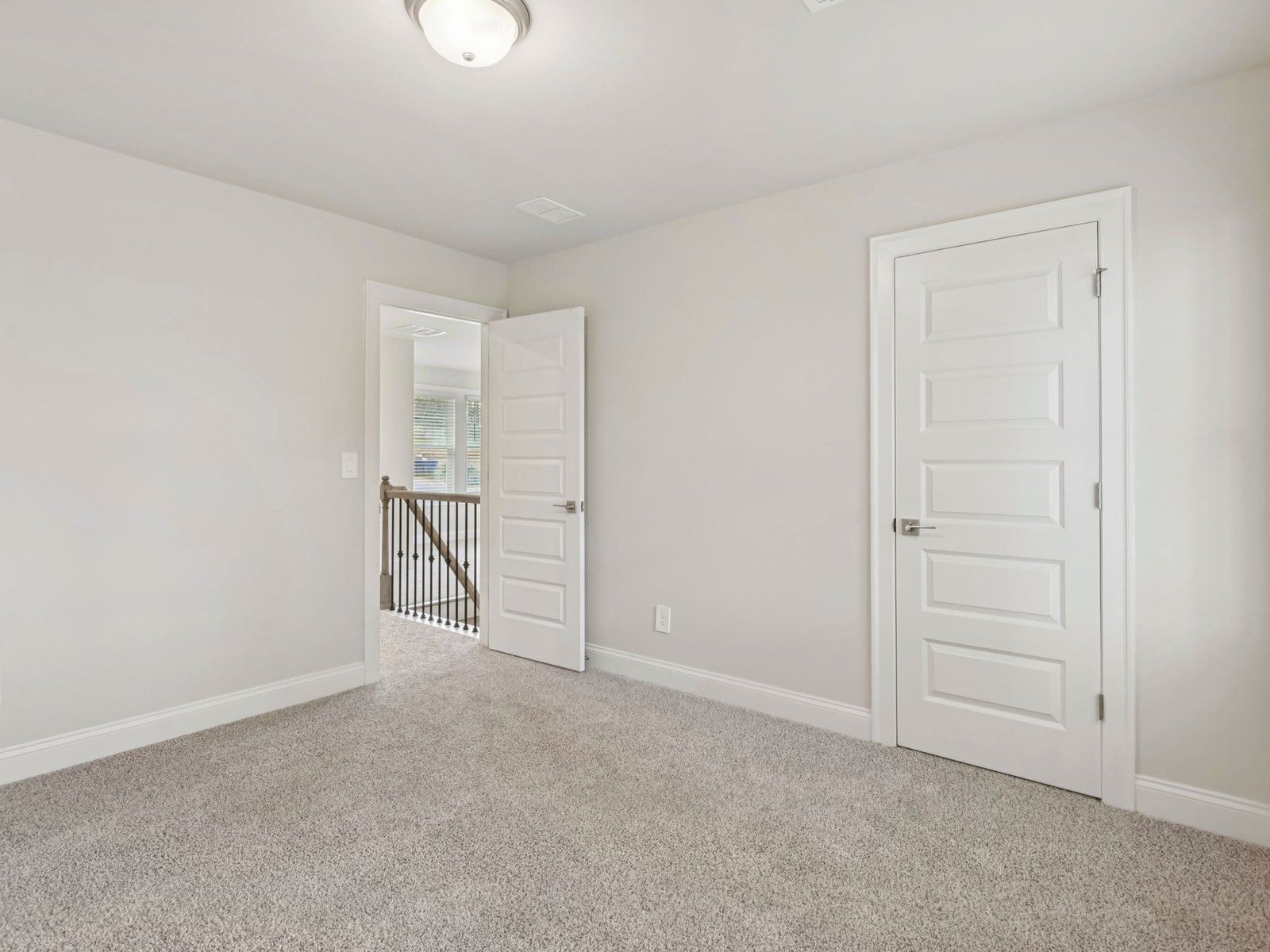 The Roswell floorplan with the Relaxed Transitional Linen interior package.