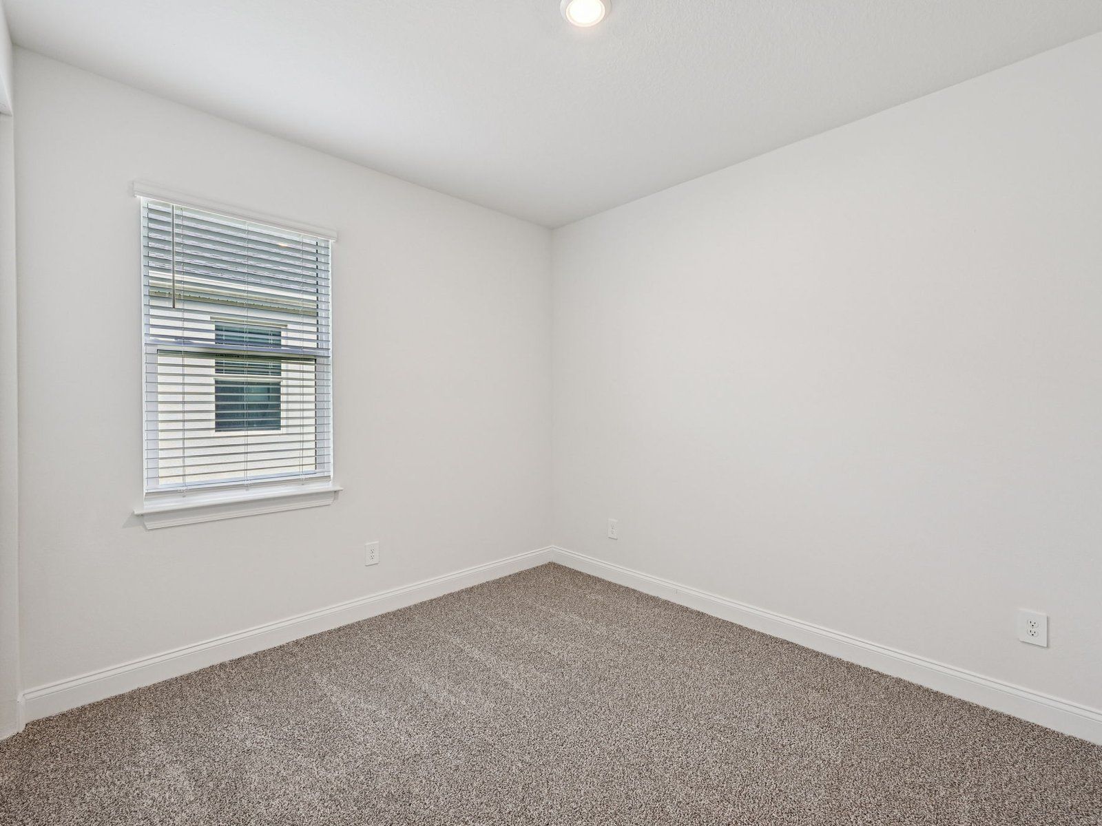 Secondary bedroom