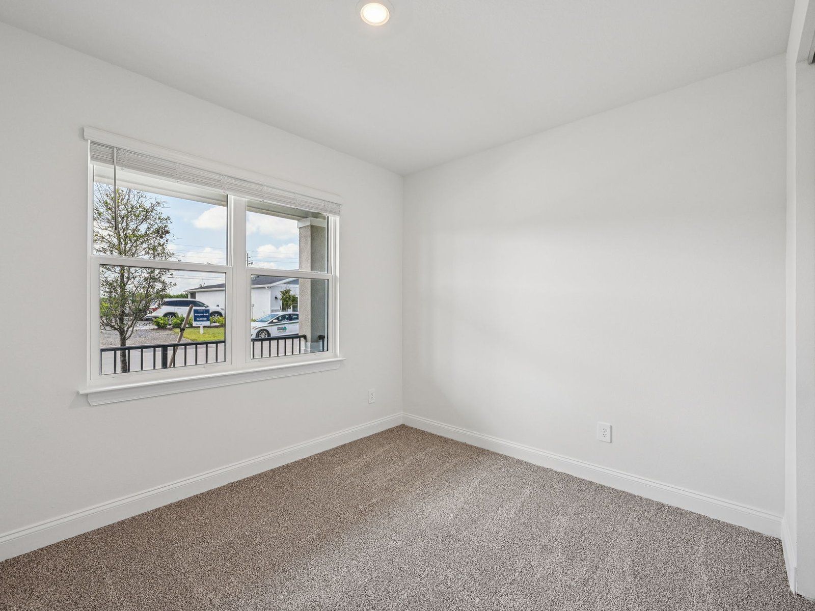 Secondary bedroom